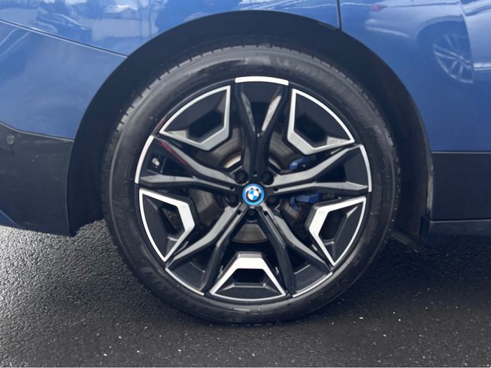 BMW IX 2022