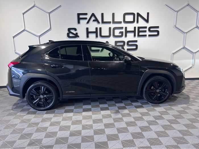 Lexus UX250h 2021