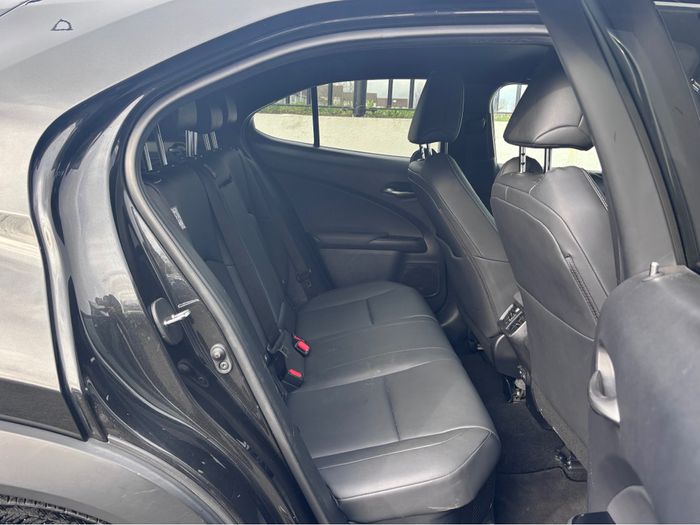 Lexus UX250h 2021