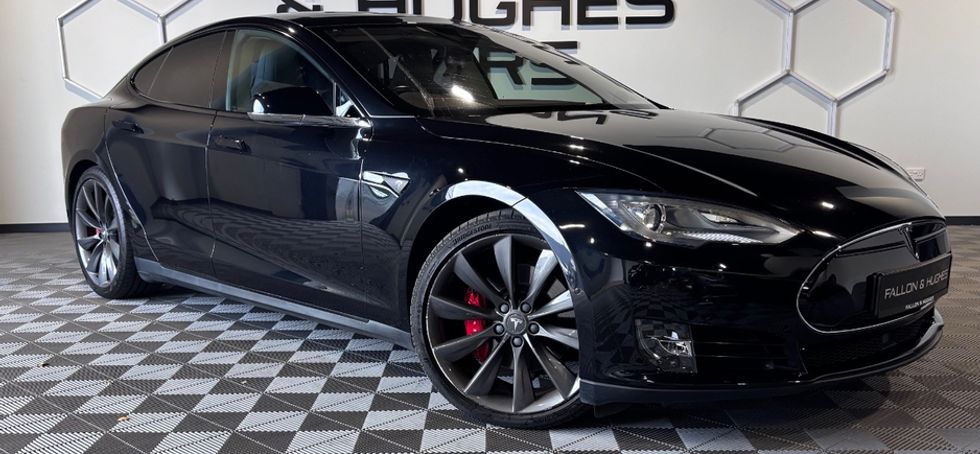 Tesla Model S 2016