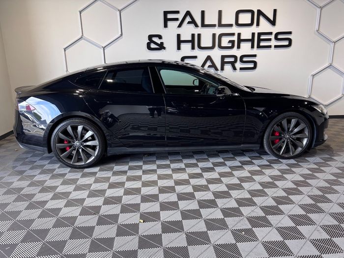 Tesla Model S 2016