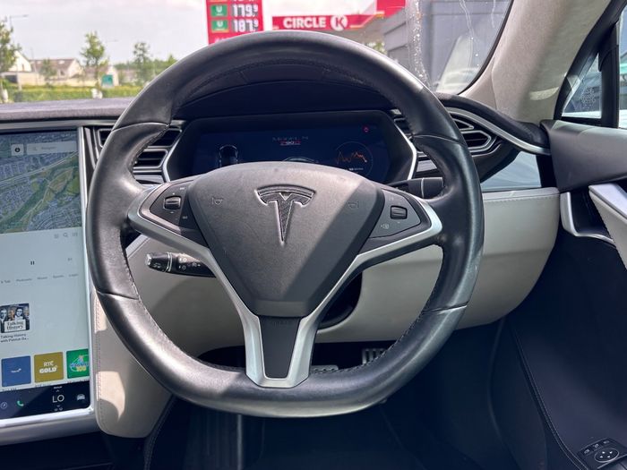 Tesla Model S 2016