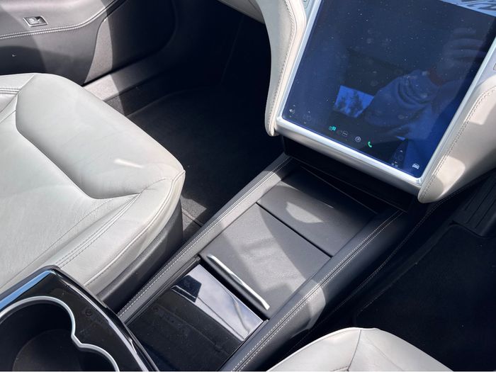 Tesla Model S 2016