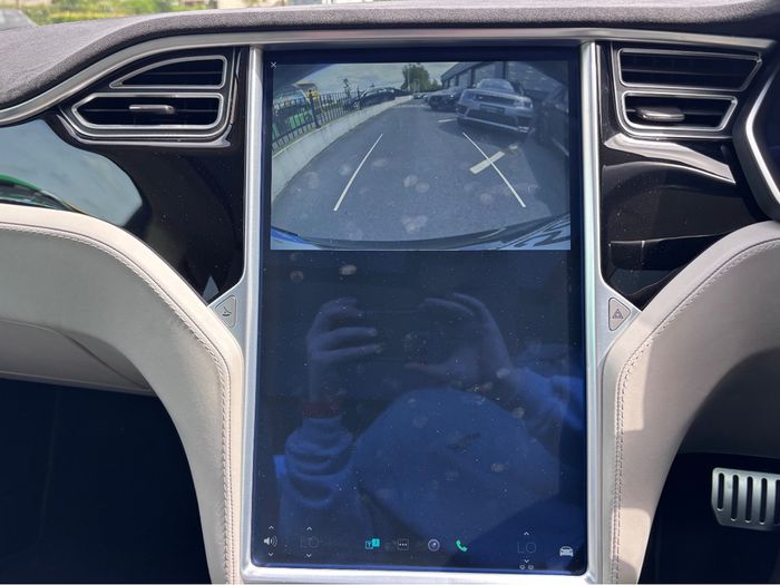 Tesla Model S 2016