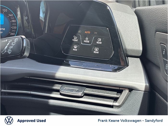 Volkswagen Golf 2024