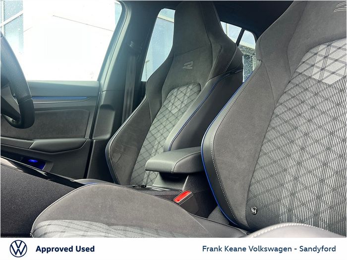 Volkswagen Golf 2025