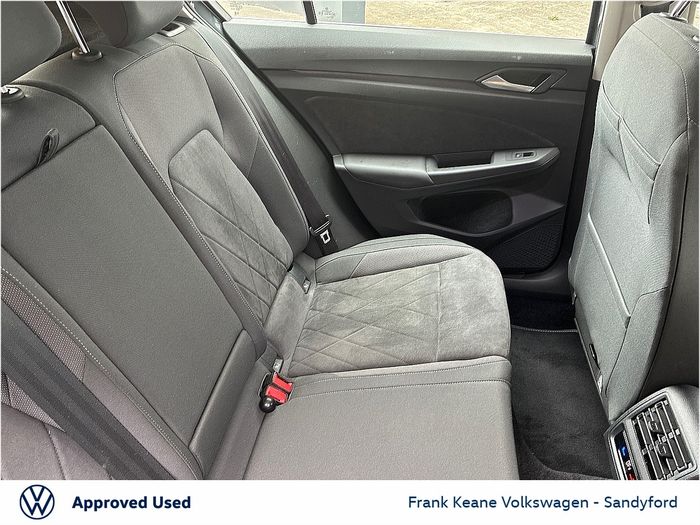 Volkswagen Golf 2024