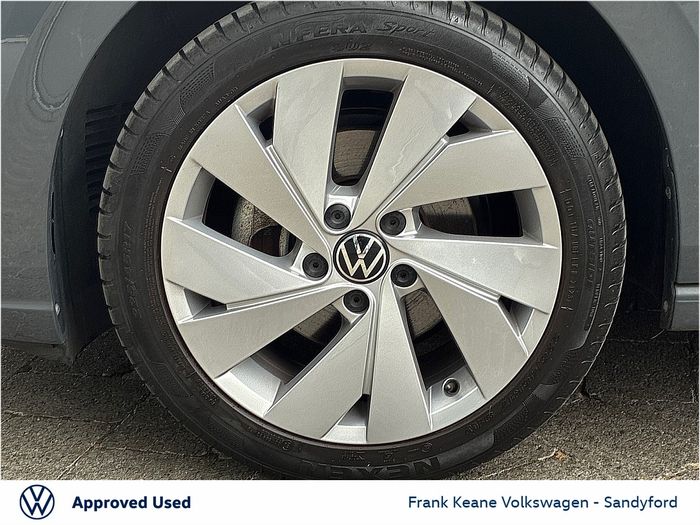 Volkswagen Golf 2024