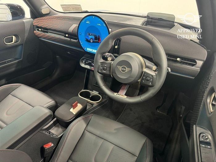 MINI HATCH 2025