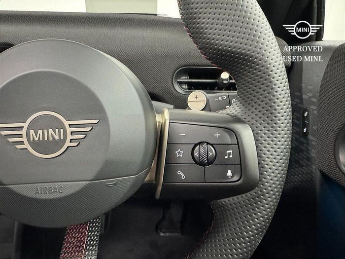 MINI HATCH 2025