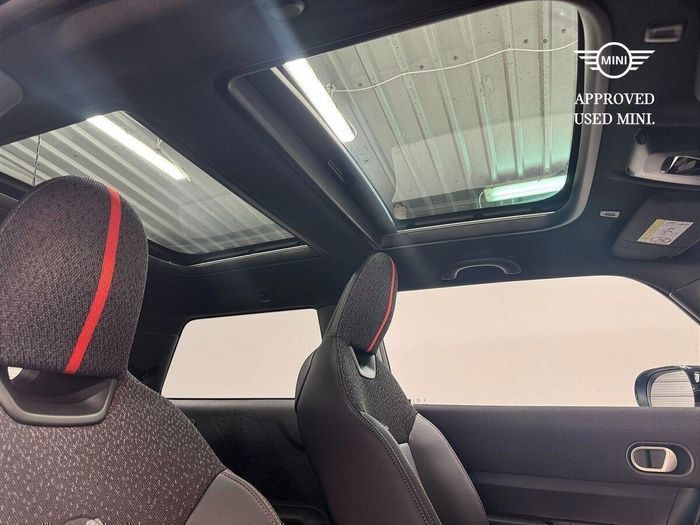 MINI HATCH 2025