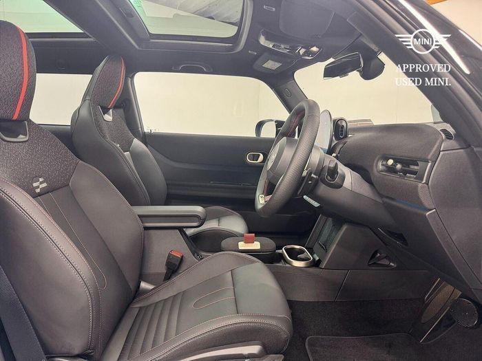 MINI HATCH 2025