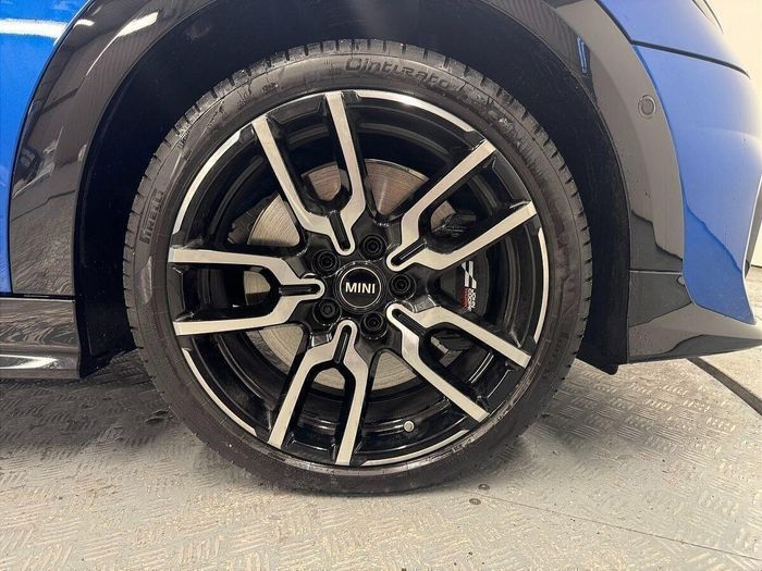 MINI HATCH 2025