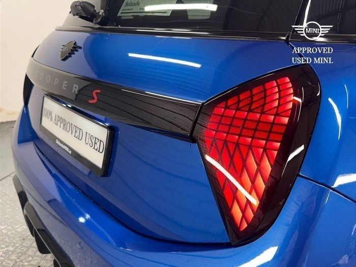 MINI HATCH 2025