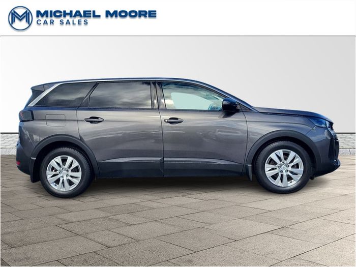 Peugeot 5008 2021
