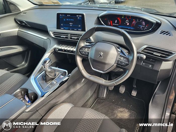 Peugeot 5008 2021