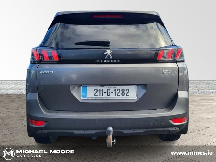 Peugeot 5008 2021