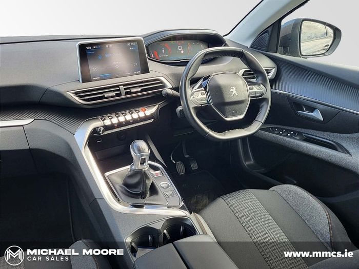 Peugeot 5008 2021