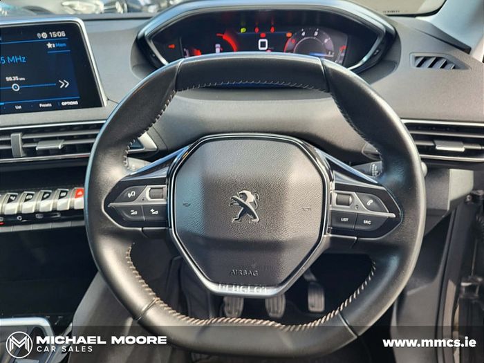 Peugeot 5008 2021