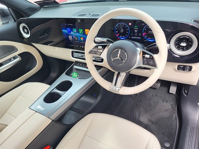 Mercedes-Benz GLB- Class 2026