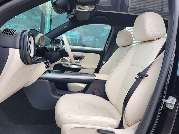 Mercedes-Benz GLB- Class 2026