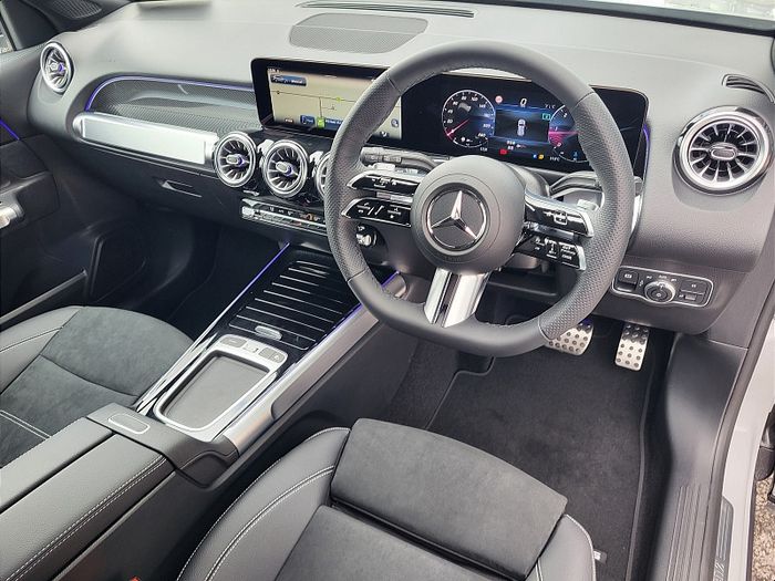 Mercedes-Benz GLB- Class 2026