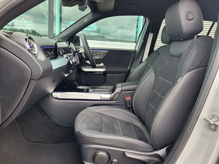 Mercedes-Benz GLB- Class 2026