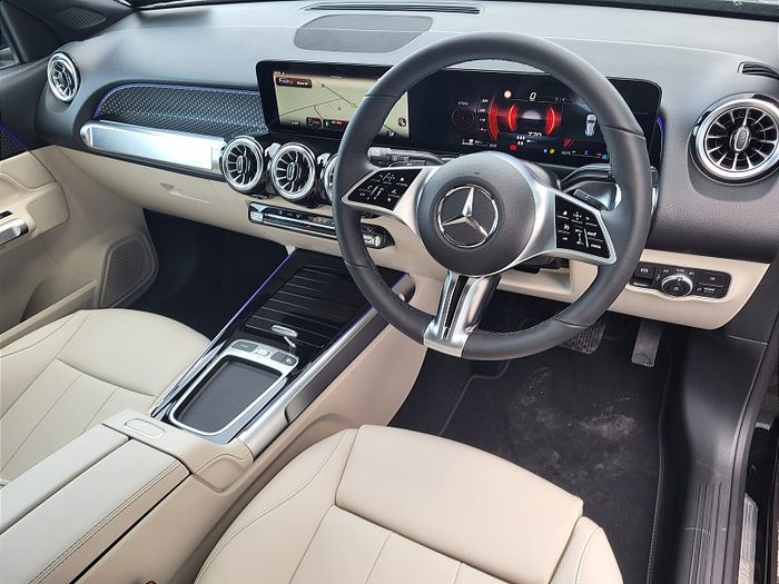 Mercedes-Benz GLB- Class 2027