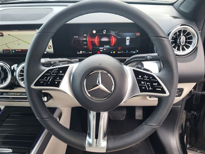 Mercedes-Benz GLB- Class 2027