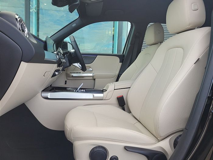 Mercedes-Benz GLB- Class 2027