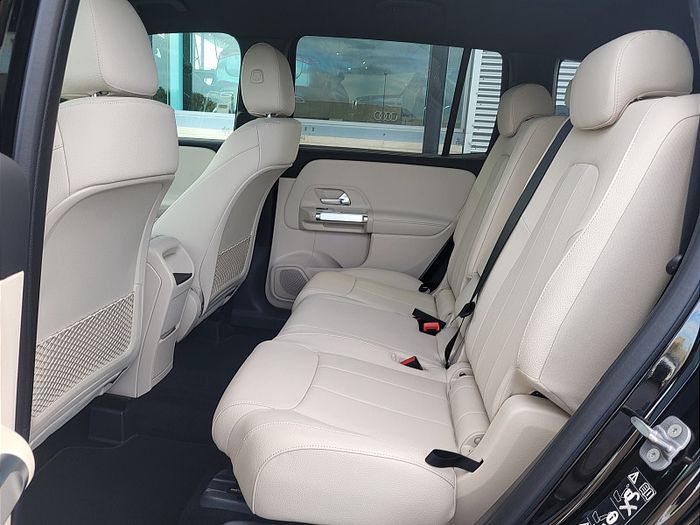 Mercedes-Benz GLB- Class 2027