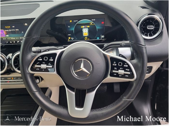 Mercedes-Benz GLB- Class 2021