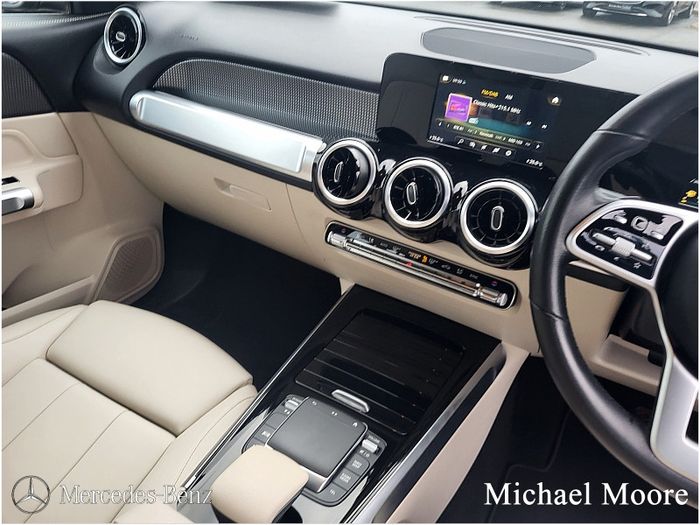 Mercedes-Benz GLB- Class 2021