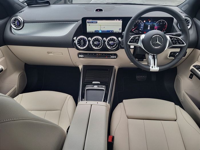 Mercedes-Benz GLA Class 2027