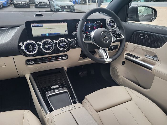 Mercedes-Benz GLA Class 2027