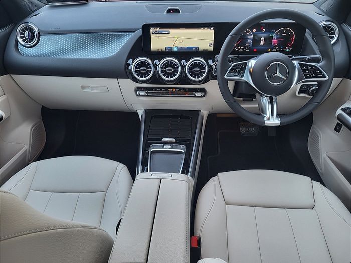 Mercedes-Benz GLA Class 2027
