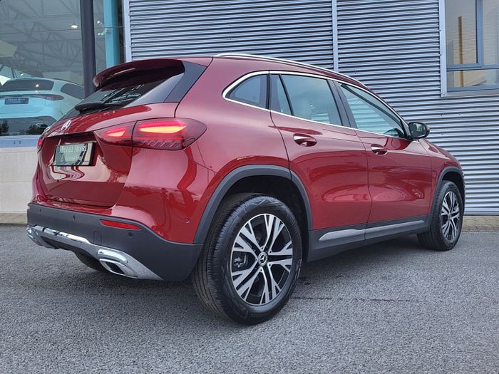 Mercedes-Benz GLA Class 2027