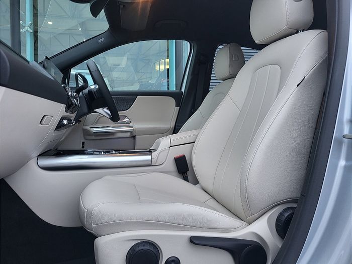 Mercedes-Benz GLA Class 2027