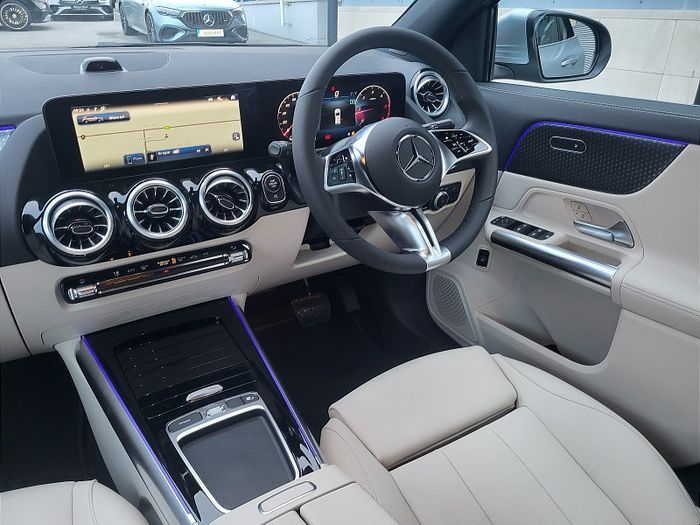 Mercedes-Benz GLA Class 2027