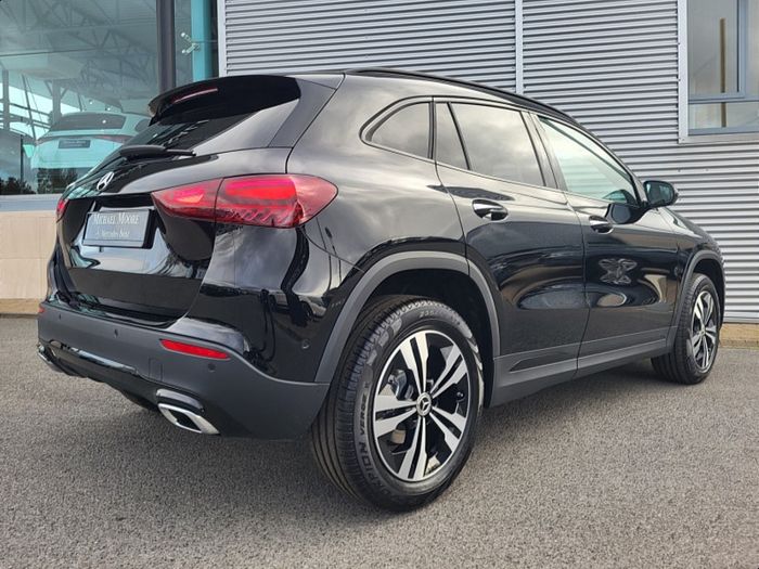 Mercedes-Benz GLA Class 2027