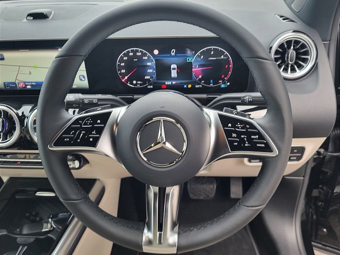 Mercedes-Benz GLA Class 2027