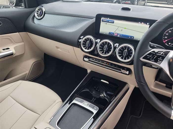 Mercedes-Benz GLA Class 2027