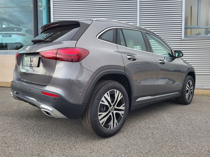 Mercedes-Benz GLA Class 2027