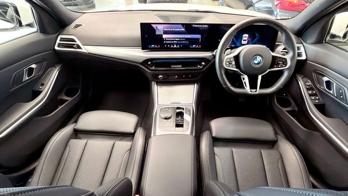 BMW 3 Series 2025