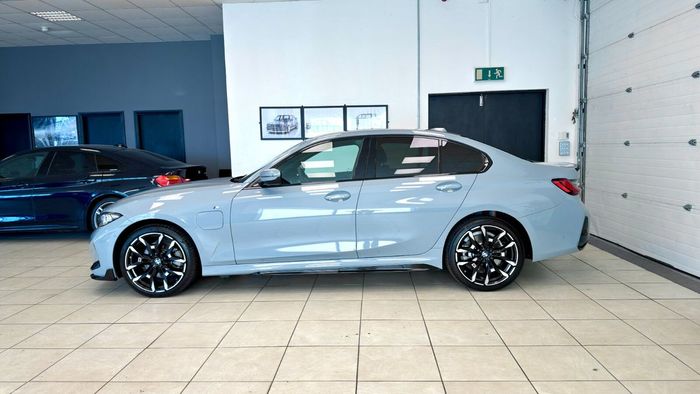 BMW 3 Series 2025
