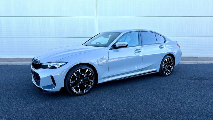 BMW 3 Series 2025