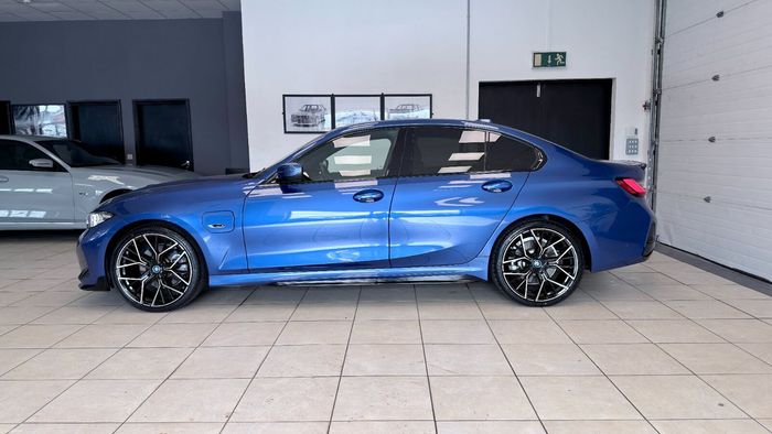BMW 3 Series 2024