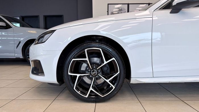 Audi A4 2023