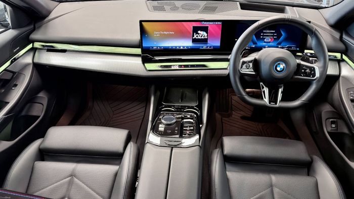 BMW 5 Series 2025