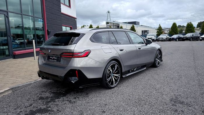 BMW 5 Series 2025
